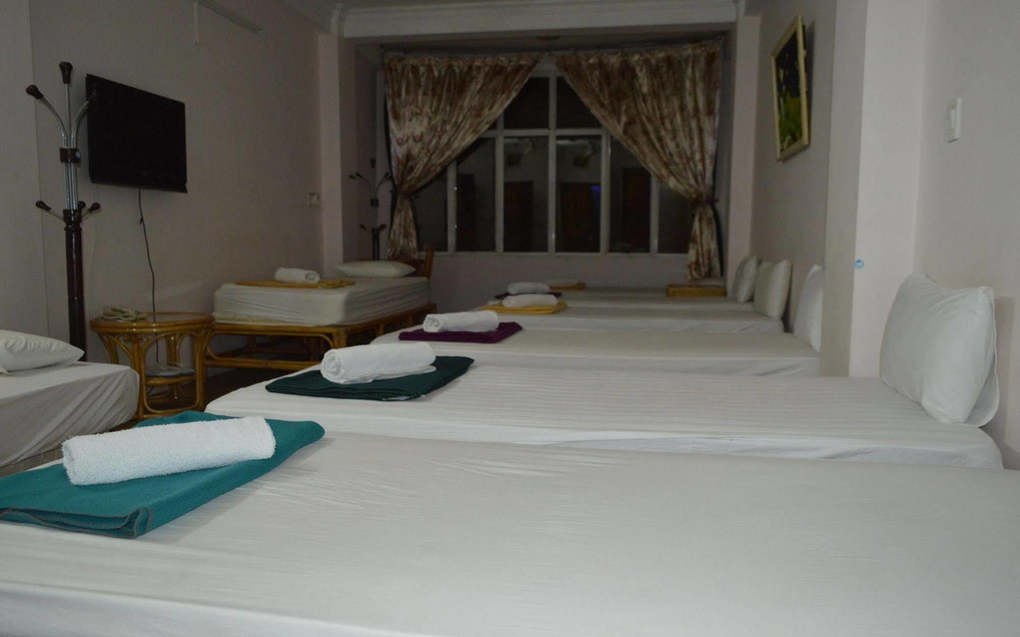 Reddoorz @ Pham Ngu Lao Street 4 Hotel Ho Chi Minh City Bagian luar foto