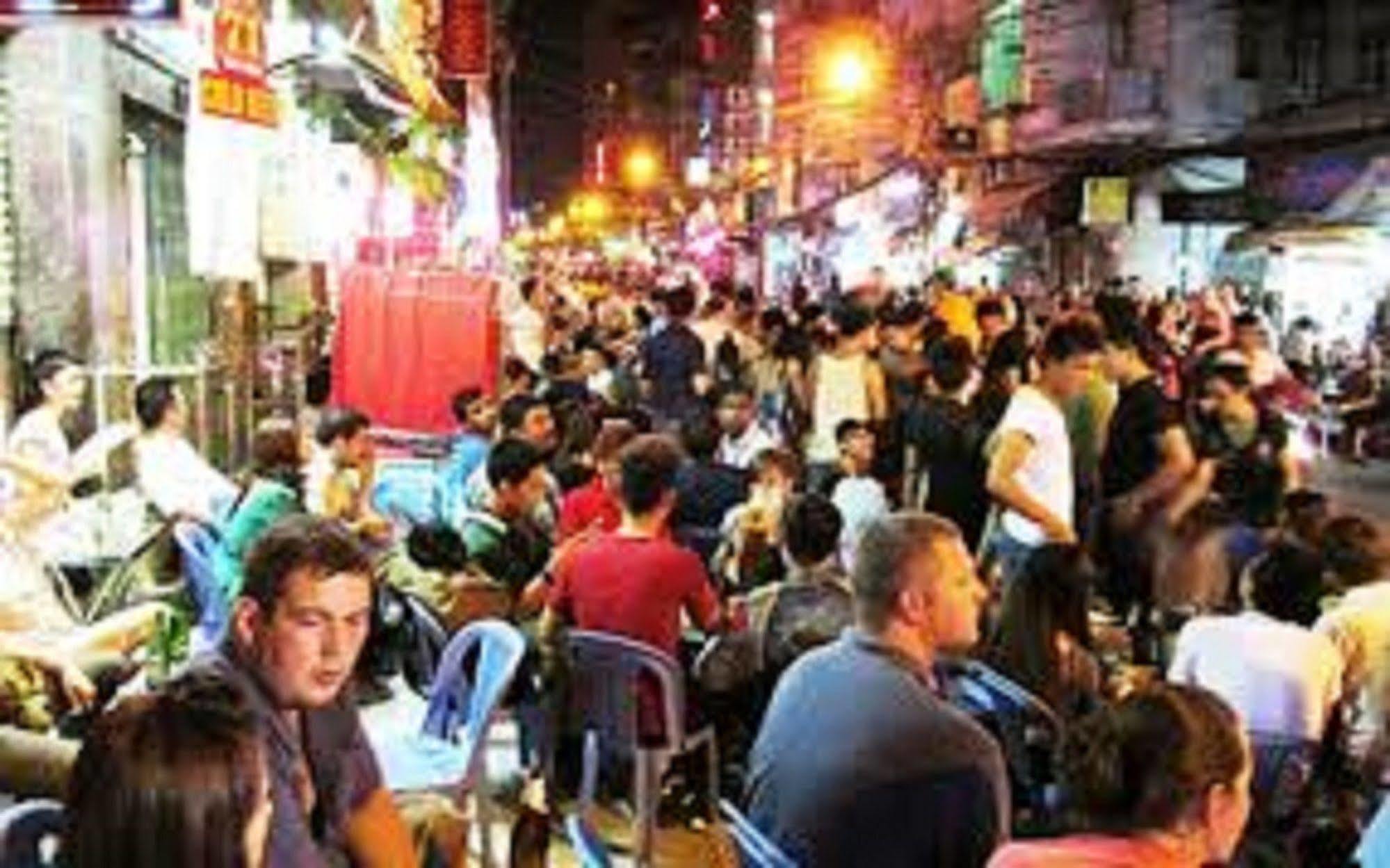 Reddoorz @ Pham Ngu Lao Street 4 Hotel Ho Chi Minh City Bagian luar foto