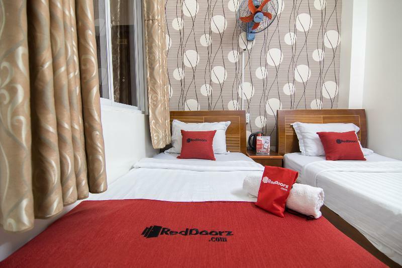 Reddoorz @ Pham Ngu Lao Street 4 Hotel Ho Chi Minh City Bagian luar foto